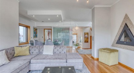 Residential - Single Family Home - T4 - Cidade da Maia, Maia - PT