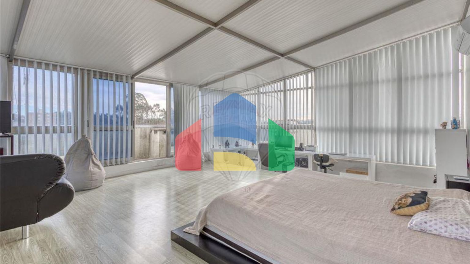 Residential - Single Family Home - T4 - Cidade da Maia, Maia - PT