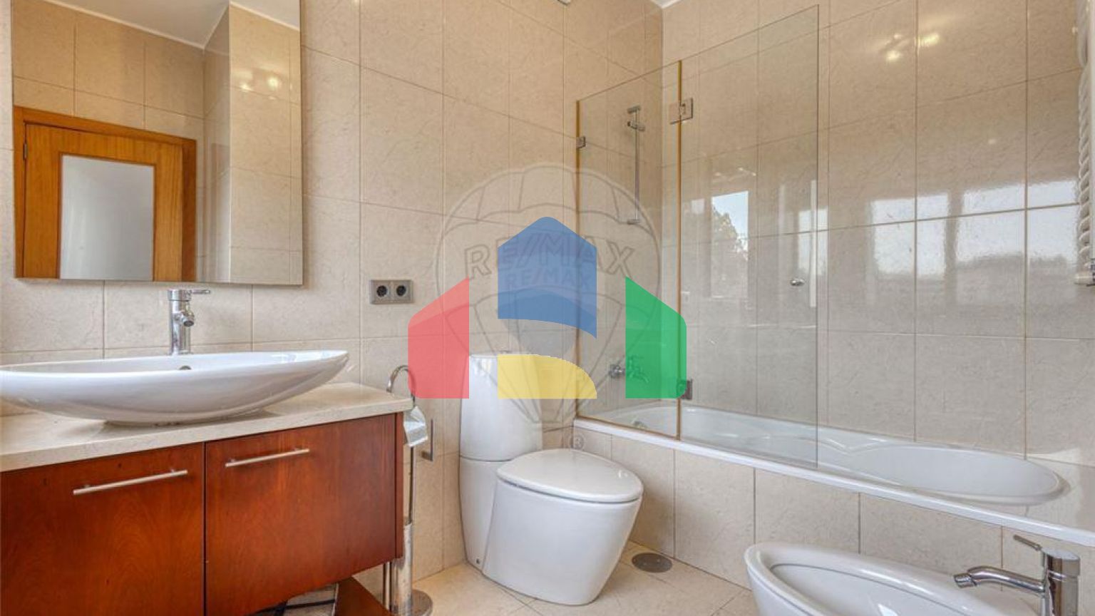 Residential - Single Family Home - T4 - Cidade da Maia, Maia - PT