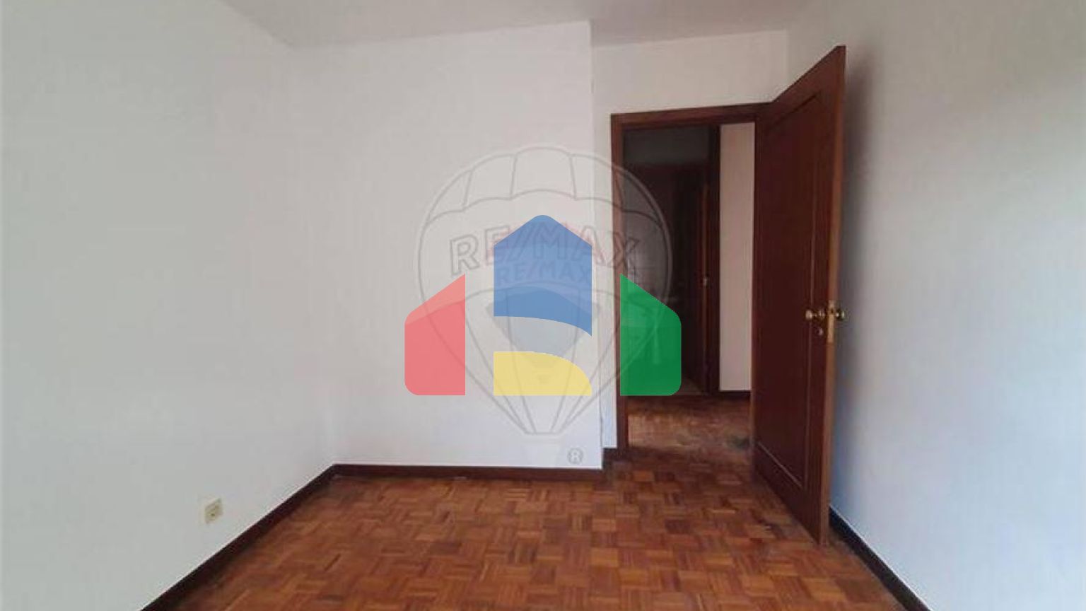 Residential - Condo/Apartment - T4 - Cidade da Maia, Maia - PT