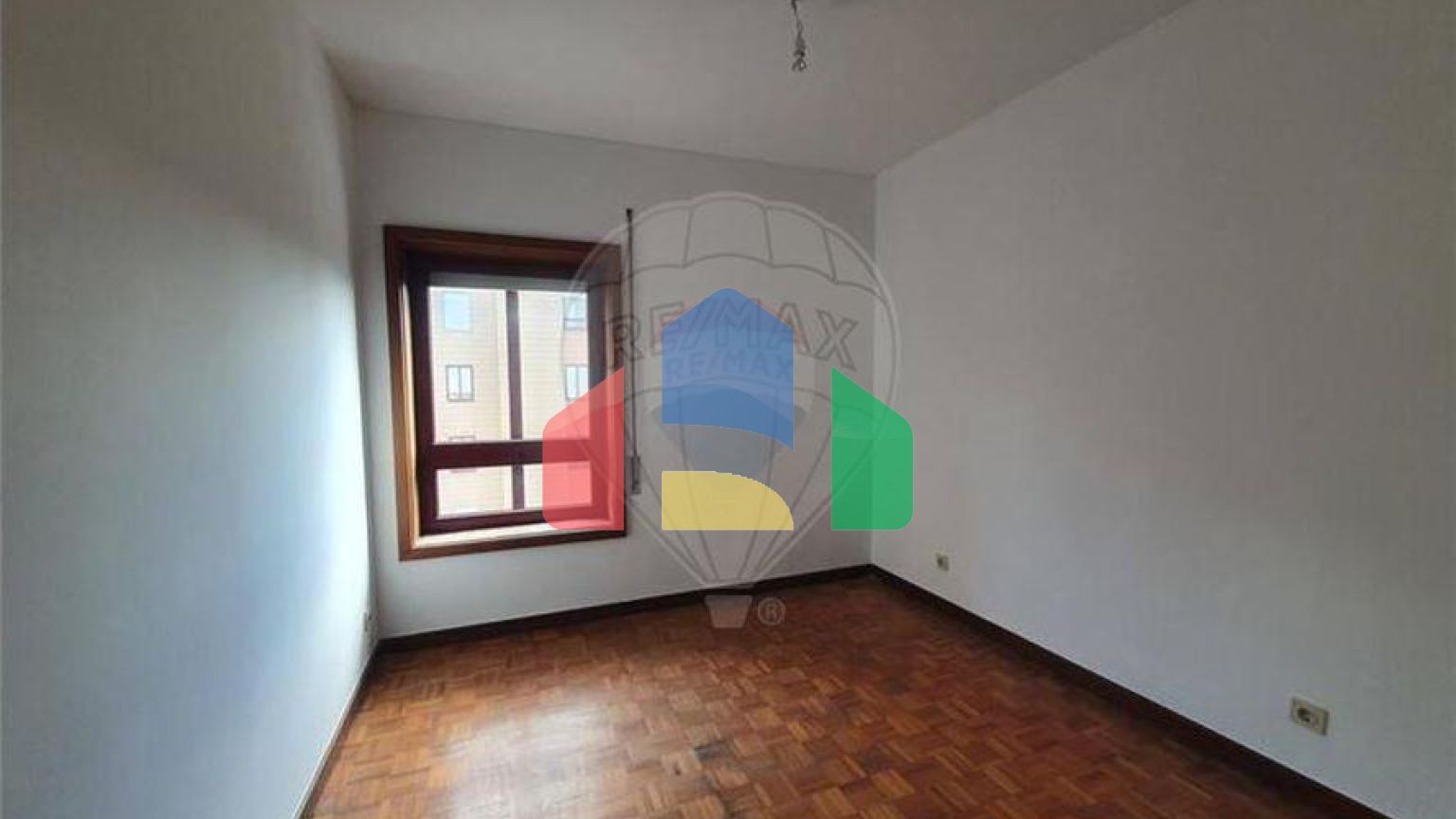 Residential - Condo/Apartment - T4 - Cidade da Maia, Maia - PT