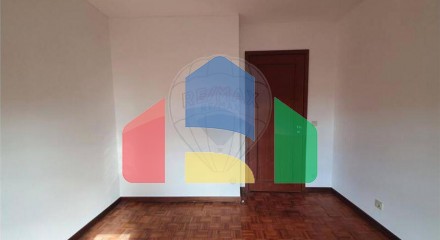 Residential - Condo/Apartment - T4 - Cidade da Maia, Maia - PT