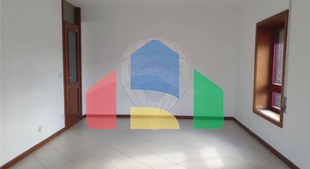 Residential - Condo/Apartment - T4 - Cidade da Maia, Maia - PT