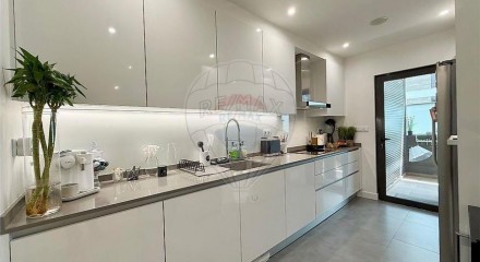 Residential - Condo/Apartment - T3 - Montenegro, Faro - PT