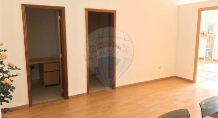 Commercial - Commercial/Retail - Casal de Cambra, Sintra - PT