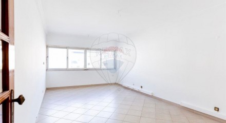 Residential - Condo/Apartment - T4 - Sao Domingos de Rana, Cascais - PT