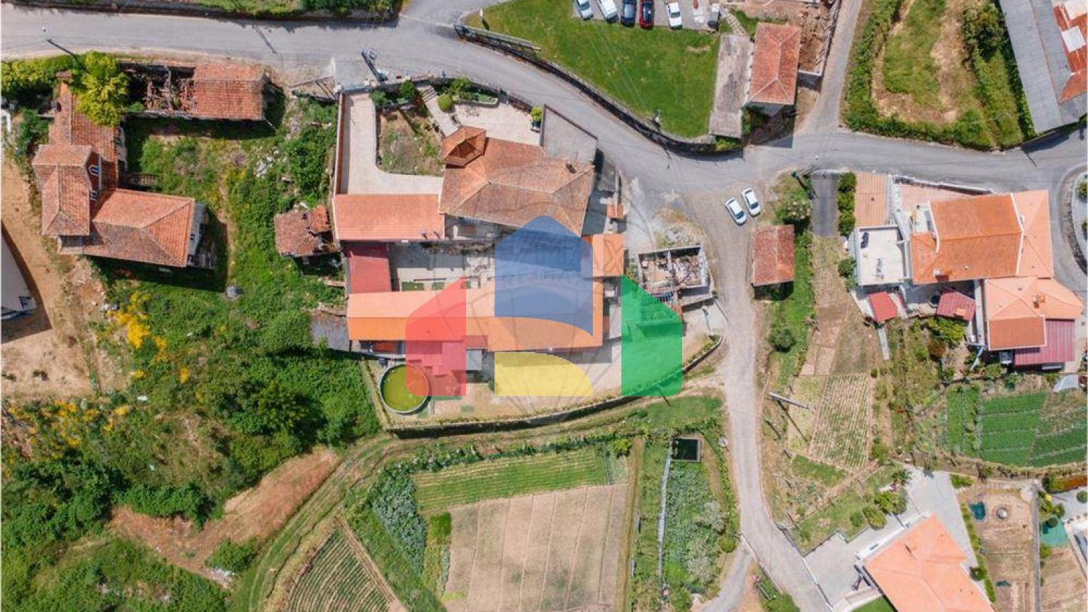 Residential - Single Family Home - T6 - Cepães e Fareja, Fafe - PT