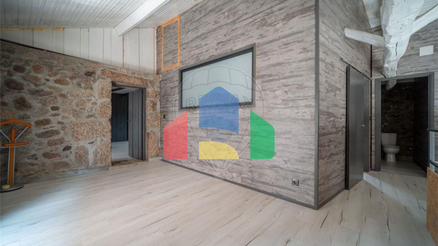 Residential - Single Family Home - T6 - Cepães e Fareja, Fafe - PT