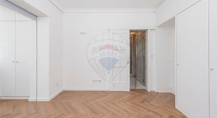 Residential - Condo/Apartment - T2 - Avenidas Novas, Lisbon - PT