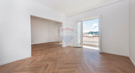 Residential - Condo/Apartment - T2 - Avenidas Novas, Lisbon - PT