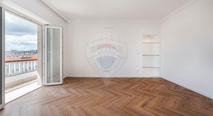 Residential - Condo/Apartment - T2 - Avenidas Novas, Lisbon - PT