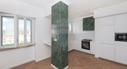 Residential - Condo/Apartment - T2 - Avenidas Novas, Lisbon - PT