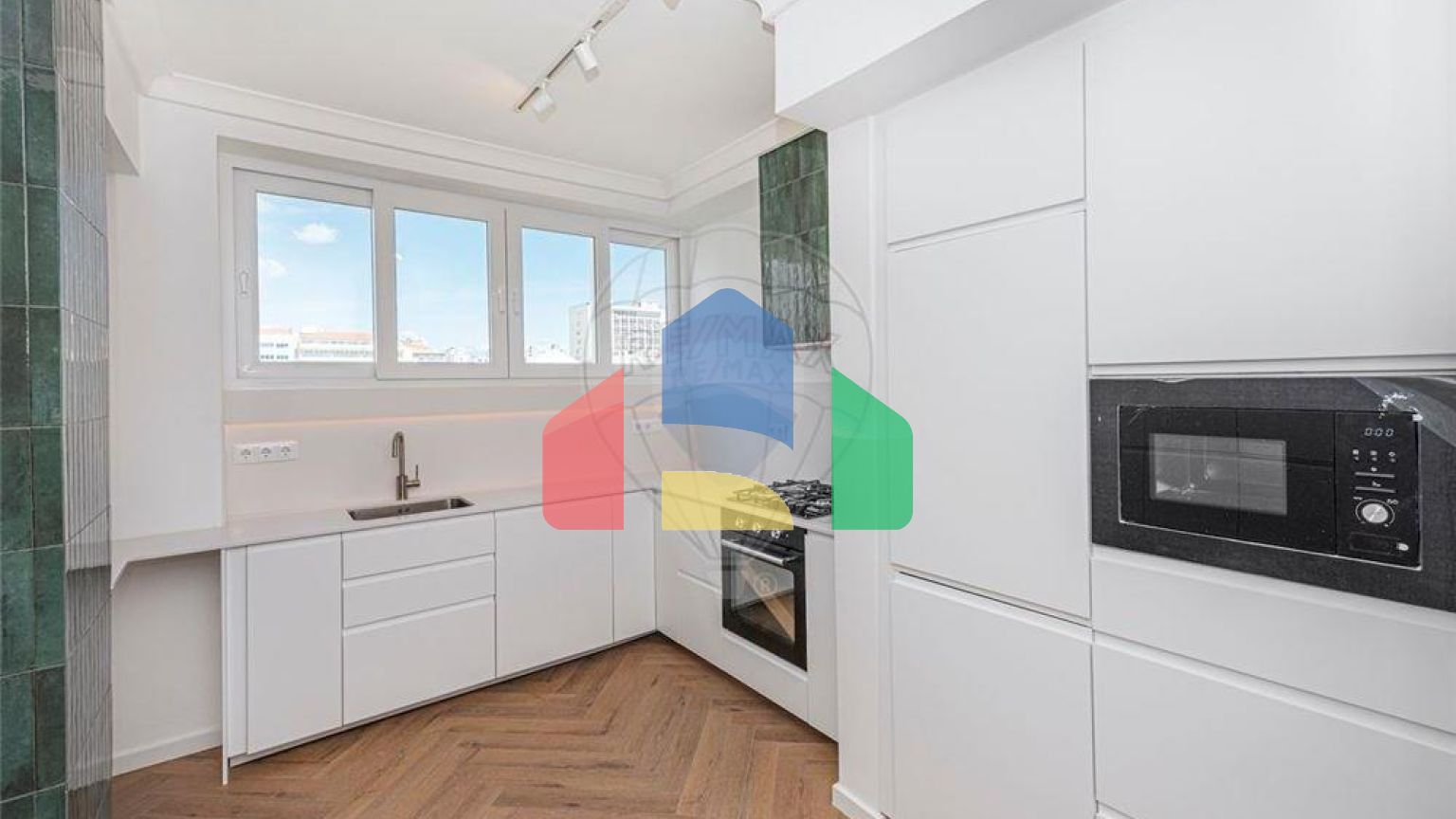 Residential - Condo/Apartment - T2 - Avenidas Novas, Lisbon - PT