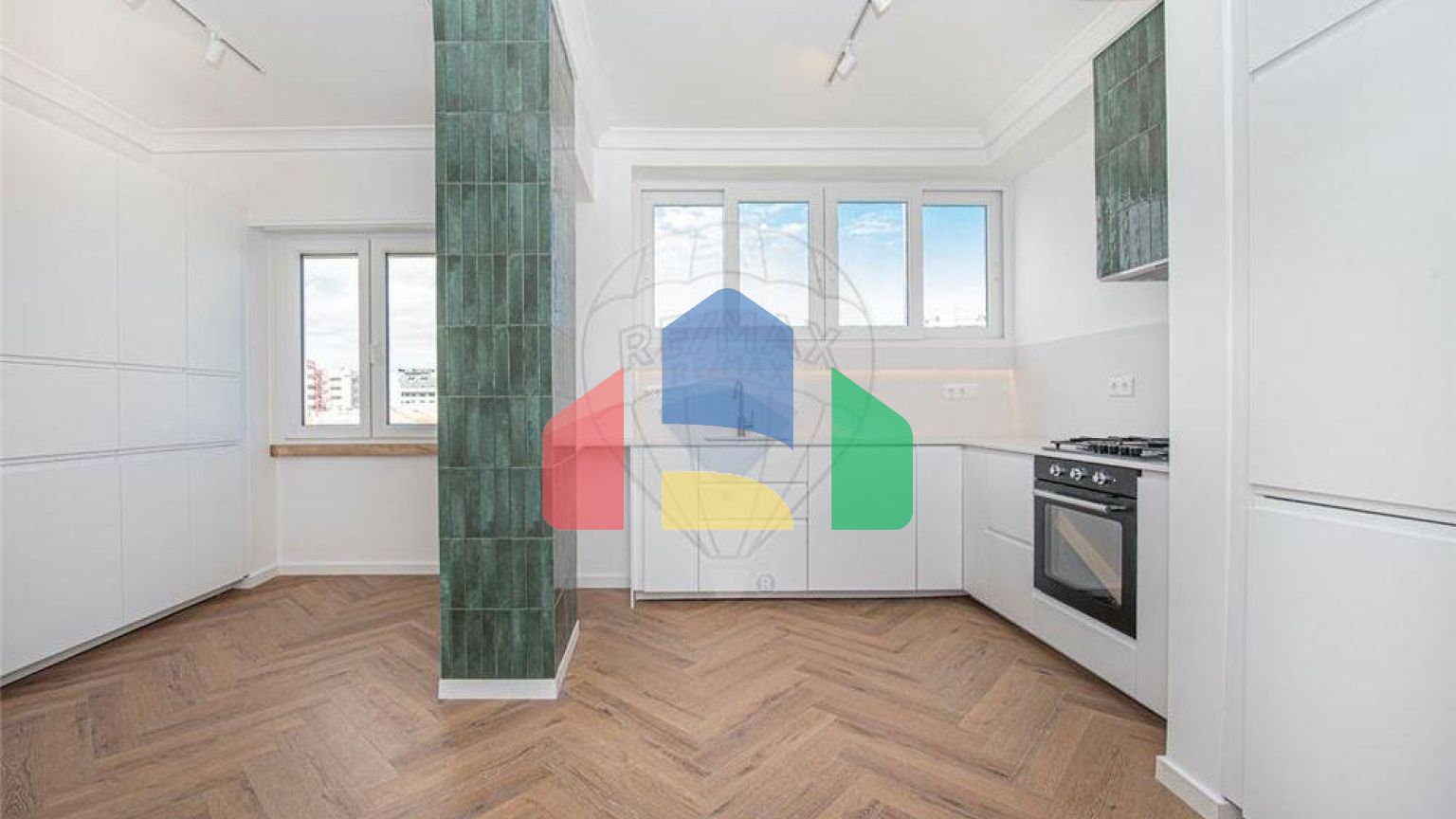 Residential - Condo/Apartment - T2 - Avenidas Novas, Lisbon - PT