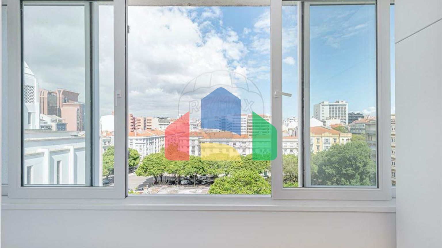 Residential - Condo/Apartment - T2 - Avenidas Novas, Lisbon - PT