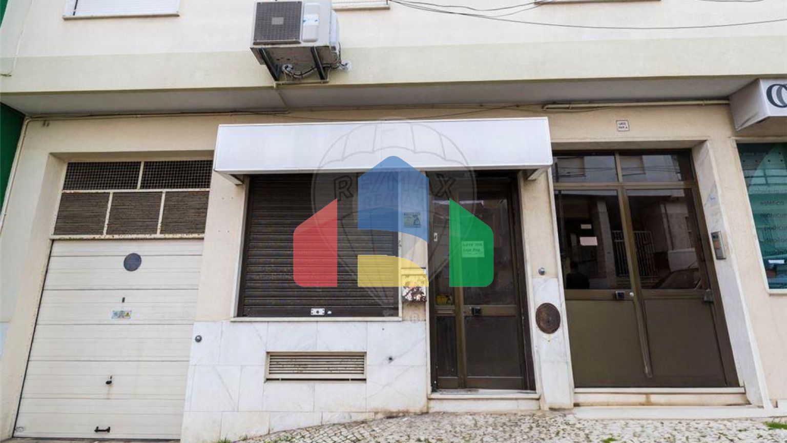 Commercial - Commercial/Retail - Encosta do Sol, Amadora - PT