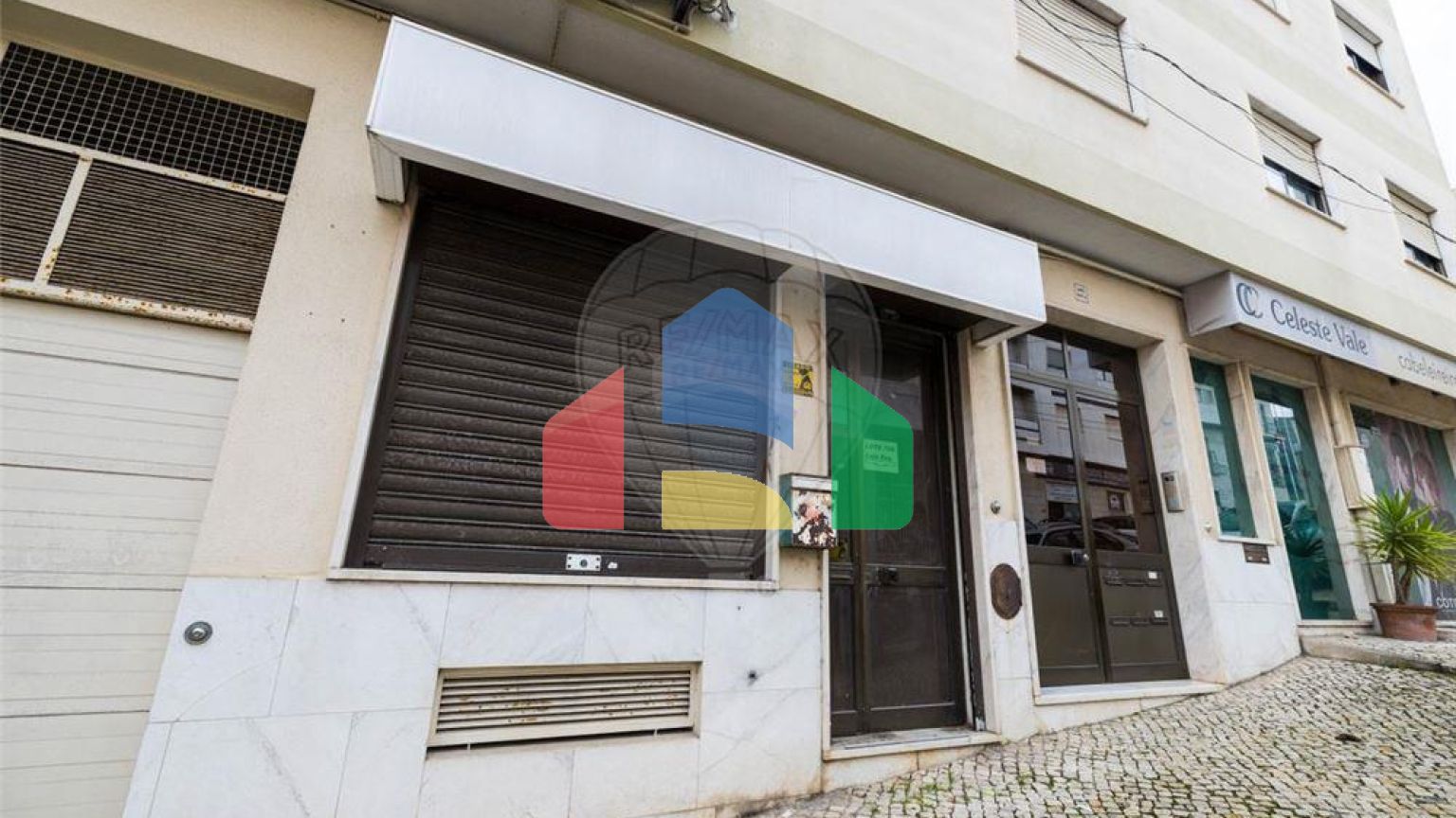 Commercial - Commercial/Retail - Encosta do Sol, Amadora - PT