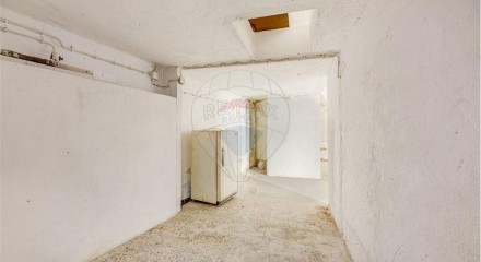 Commercial - Commercial/Retail - Estrela, Lisbon - PT