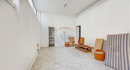 Commercial - Commercial/Retail - Estrela, Lisbon - PT
