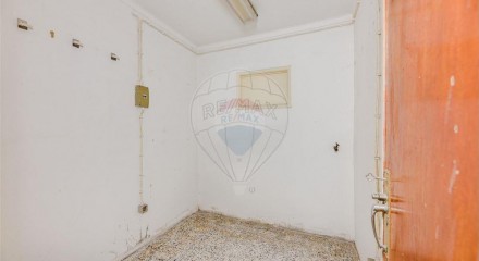 Commercial - Commercial/Retail - Estrela, Lisbon - PT