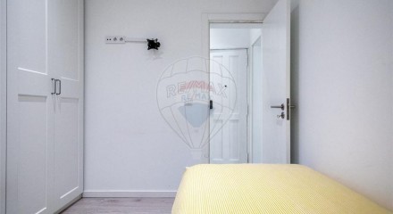 Residential - Condo/Apartment - T2 - Estrela, Lisbon - PT