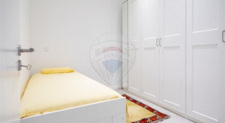 Residential - Condo/Apartment - T2 - Estrela, Lisbon - PT