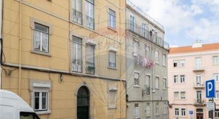 Residential - Condo/Apartment - T2 - Estrela, Lisbon - PT