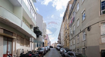 Residential - Condo/Apartment - T2 - Estrela, Lisbon - PT