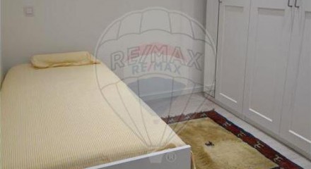 Residential - Condo/Apartment - T2 - Estrela, Lisbon - PT