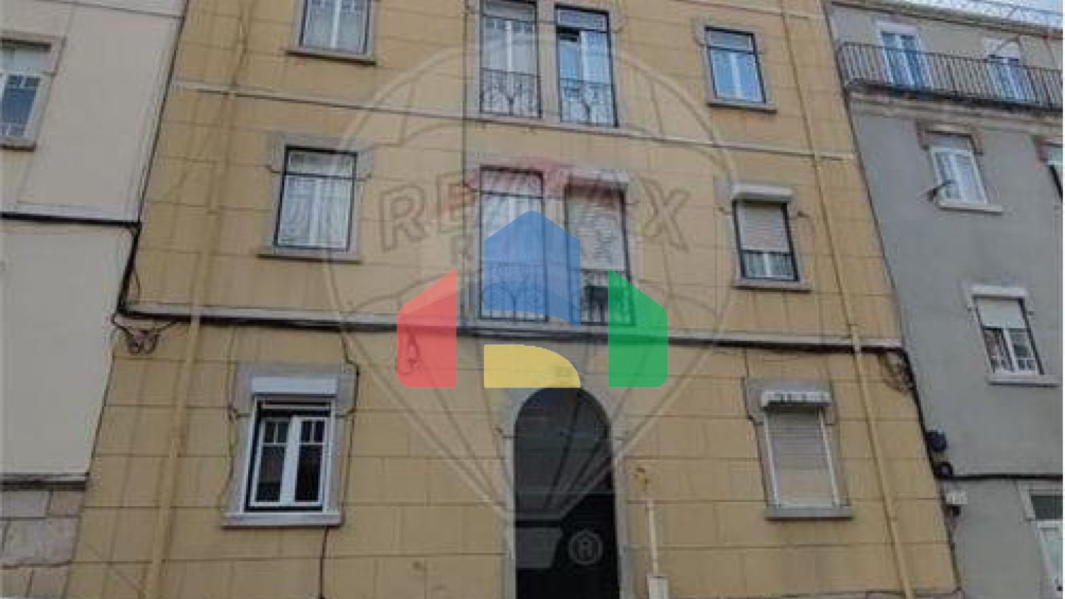 Residential - Condo/Apartment - T2 - Estrela, Lisbon - PT
