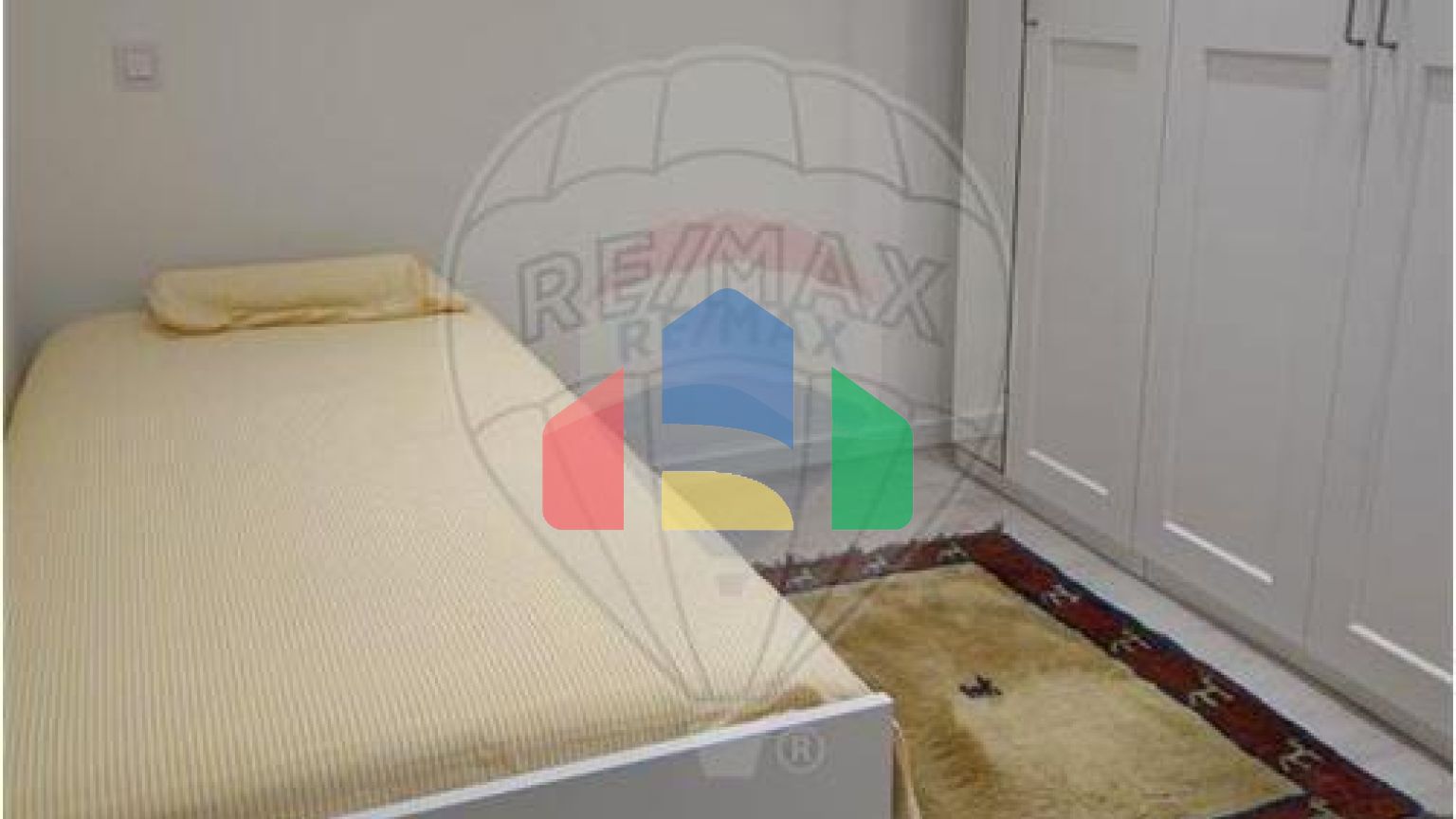 Residential - Condo/Apartment - T2 - Estrela, Lisbon - PT