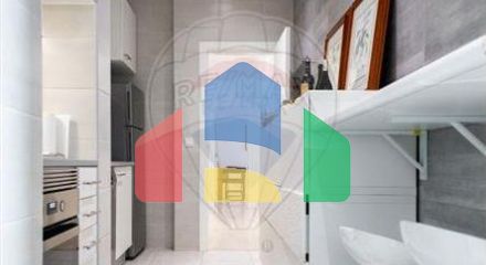 Residential - Condo/Apartment - T2 - Estrela, Lisbon - PT