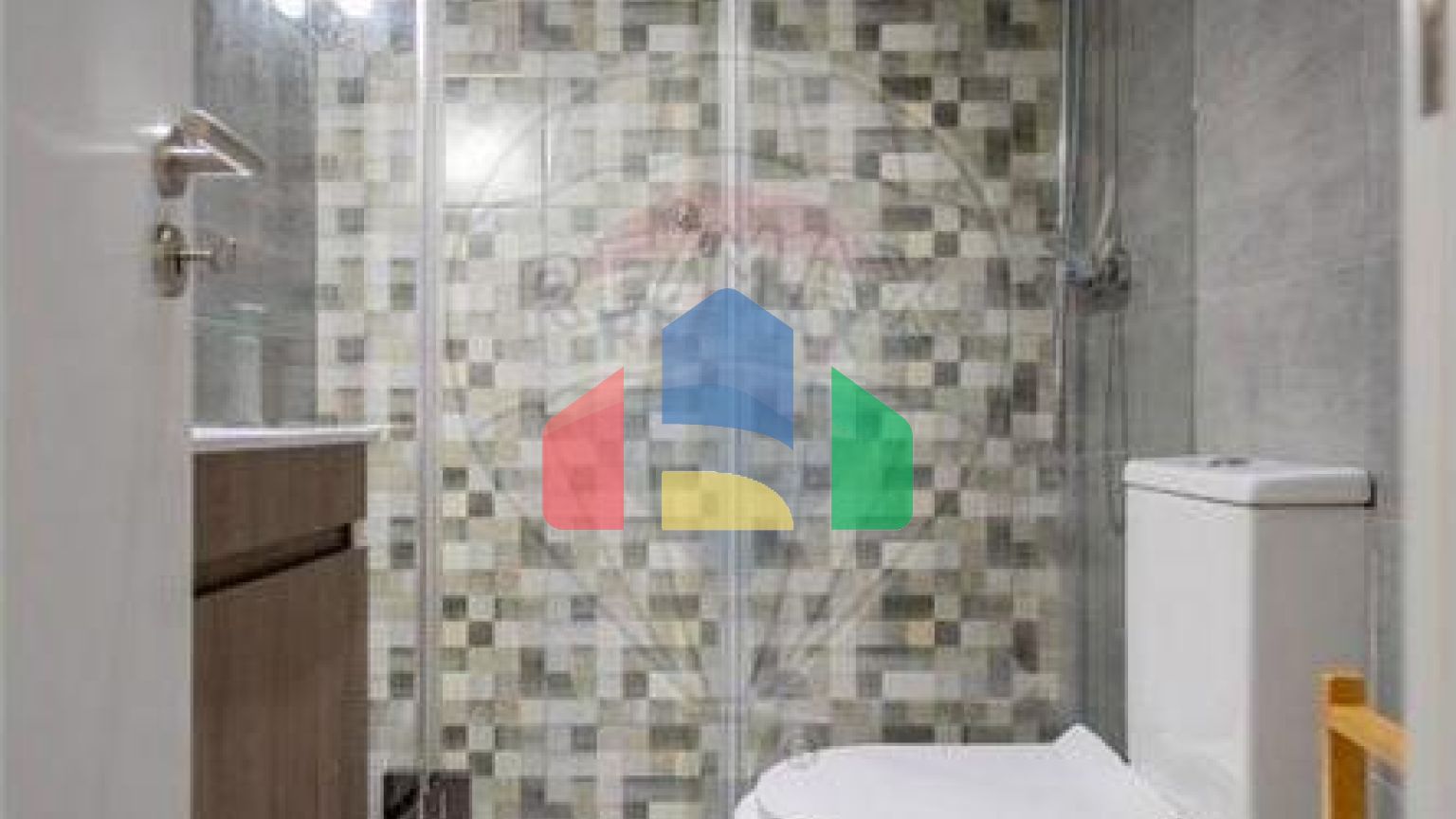 Residential - Condo/Apartment - T2 - Estrela, Lisbon - PT