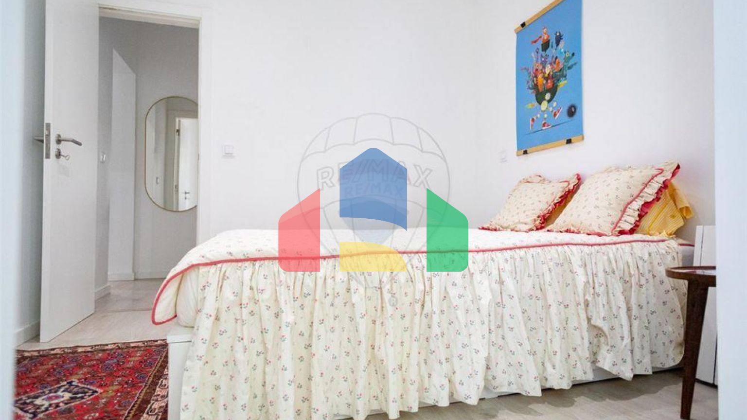 Residential - Condo/Apartment - T2 - Estrela, Lisbon - PT