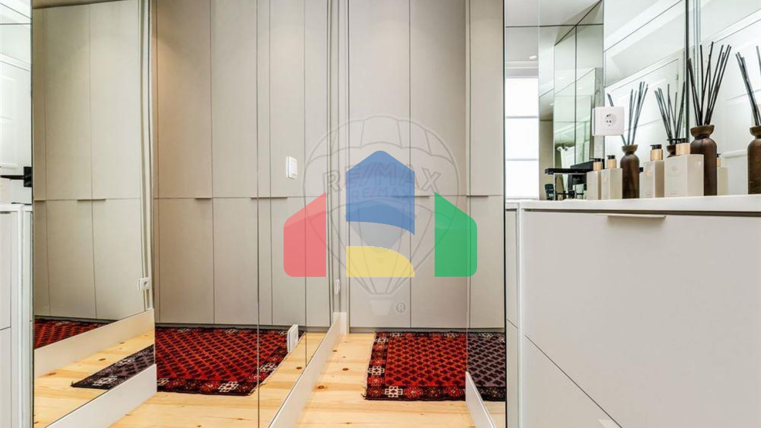 Residential - Condo/Apartment - T2 - Estrela, Lisbon - PT