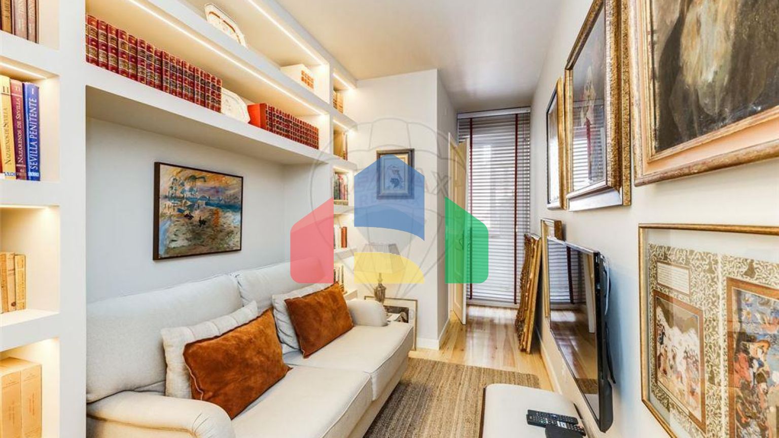 Residential - Condo/Apartment - T2 - Estrela, Lisbon - PT