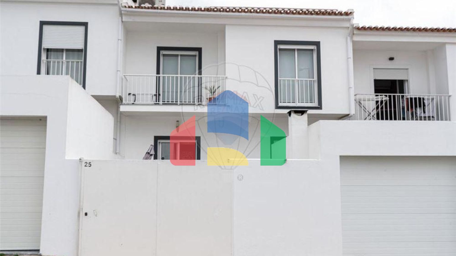 Residential - Single Family Home - T3 - Beja (Salvador e Santa Maria da Feira), Beja - PT