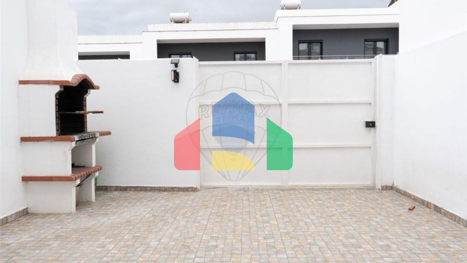 Residential - Single Family Home - T3 - Beja (Salvador e Santa Maria da Feira), Beja - PT