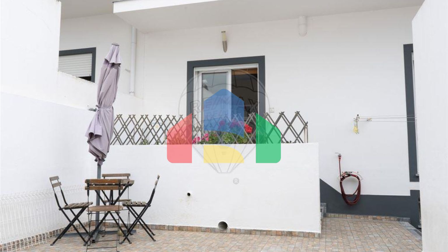 Residential - Single Family Home - T3 - Beja (Salvador e Santa Maria da Feira), Beja - PT
