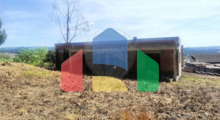 Residential - Single Family Home - T3 - Santa Eufémia e Boa Vista, Leiria - PT