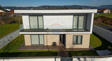 Residential - Single Family Home - T4 - Palmeira, Braga - PT