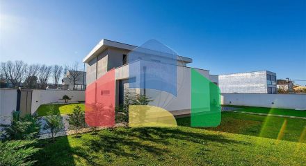 Residential - Single Family Home - T4 - Palmeira, Braga - PT