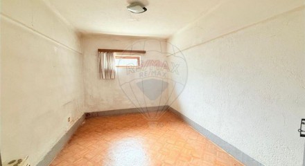 Residential - Condo/Apartment - T4 - Covilhã e Canhoso, Covilha - PT