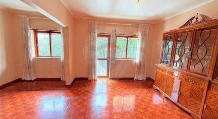 Residential - Condo/Apartment - T4 - Covilhã e Canhoso, Covilha - PT