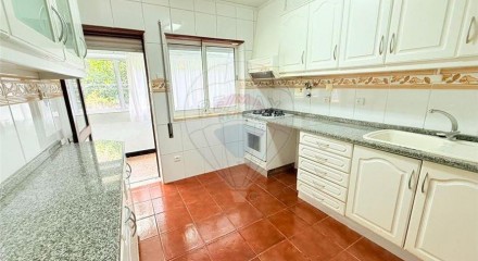 Residential - Condo/Apartment - T4 - Covilhã e Canhoso, Covilha - PT