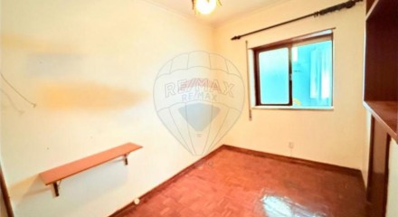 Residential - Condo/Apartment - T4 - Covilhã e Canhoso, Covilha - PT