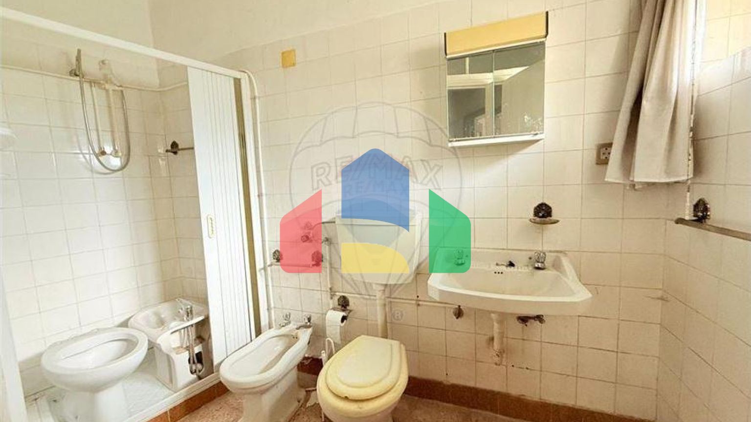 Residential - Condo/Apartment - T4 - Covilhã e Canhoso, Covilha - PT