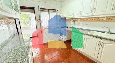 Residential - Condo/Apartment - T4 - Covilhã e Canhoso, Covilha - PT