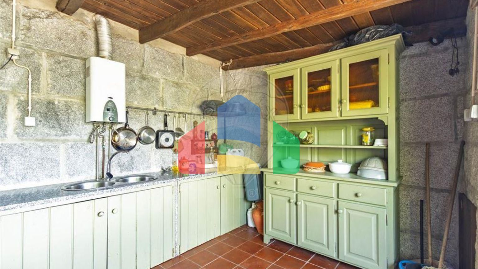 Residential - Single Family Home - T6 - Resende, Resende - PT