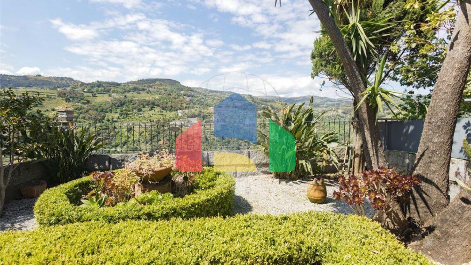 Residential - Single Family Home - T6 - Resende, Resende - PT